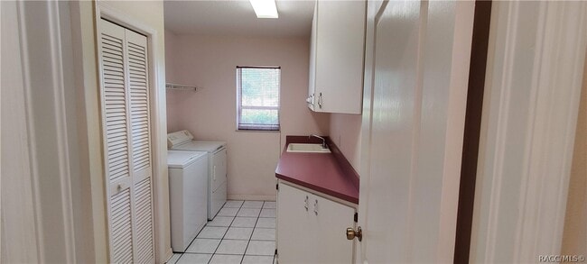 Building Photo - 823 N Cherry Pop Dr
