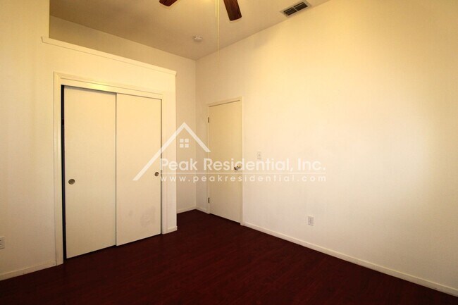 Building Photo - Nice Elk Grove 3bd/2ba Home with 2 Car Garage