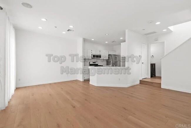 Building Photo - ***Beautiful Like-New 2 bed / 2.5 bath / 1...