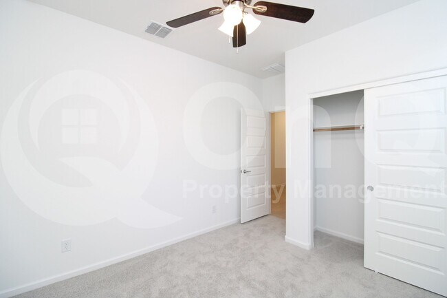 Building Photo - 4715 E Danta St