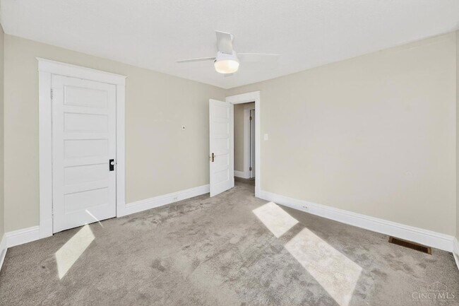 Building Photo - 1007 W Loveland Ave