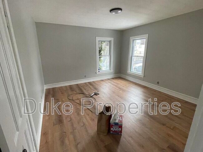 Building Photo - 5 Sheridan St