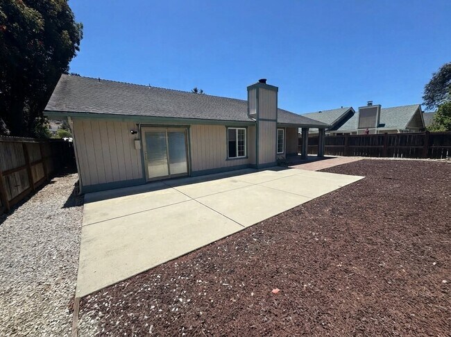 Building Photo - 398 Corrida Dr