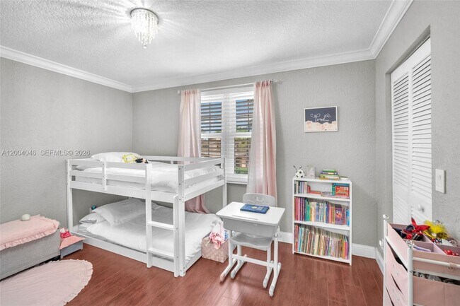 Building Photo - 10112 Royal Palm Blvd