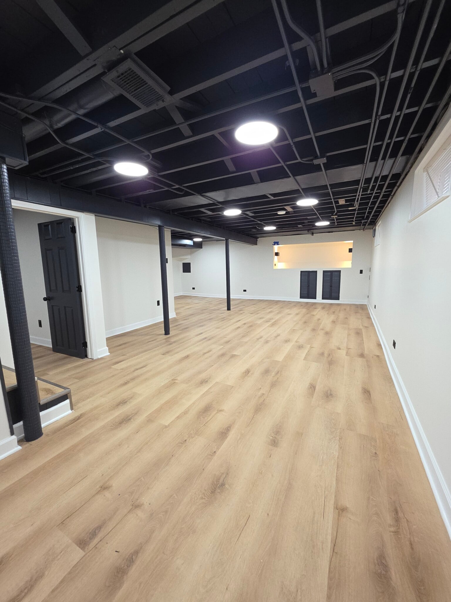 Family room - Basement - 5251 S Hamlin Ave