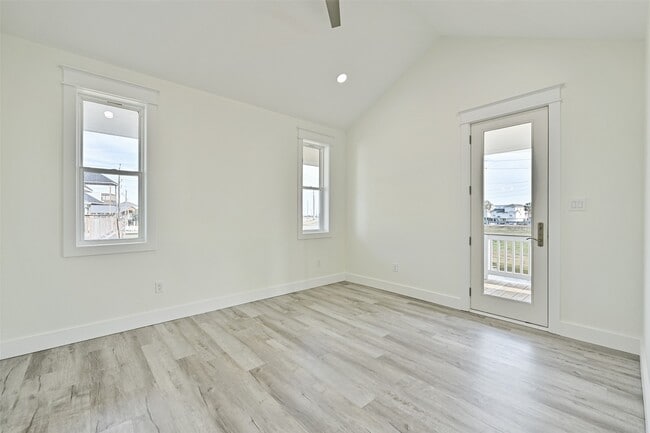 Building Photo - 25231 Sausalito Dr