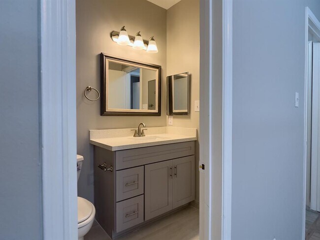 Building Photo - 6500 Harbor Town Dr