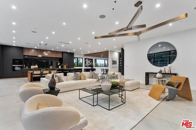 Building Photo - 9031 Alto Cedro Dr