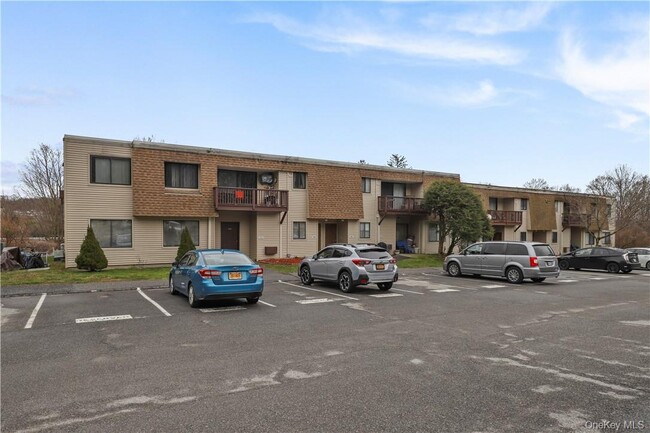 Building Photo - 305 Vista on the Lake