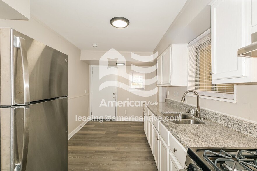 Building Photo - 10109 Ventura Dr