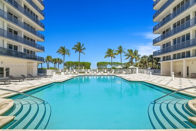 Building Photo - 9559 Collins Ave