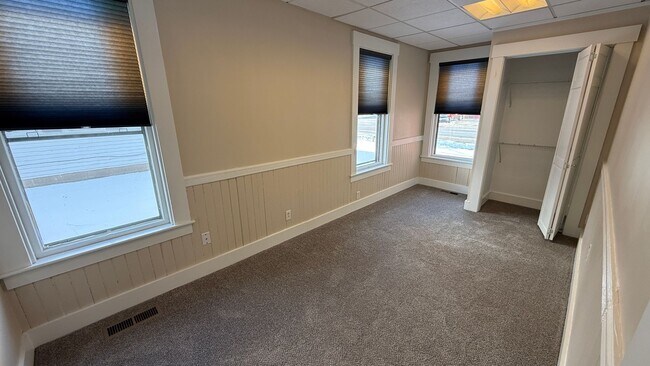 Building Photo - 36 Wakefield St