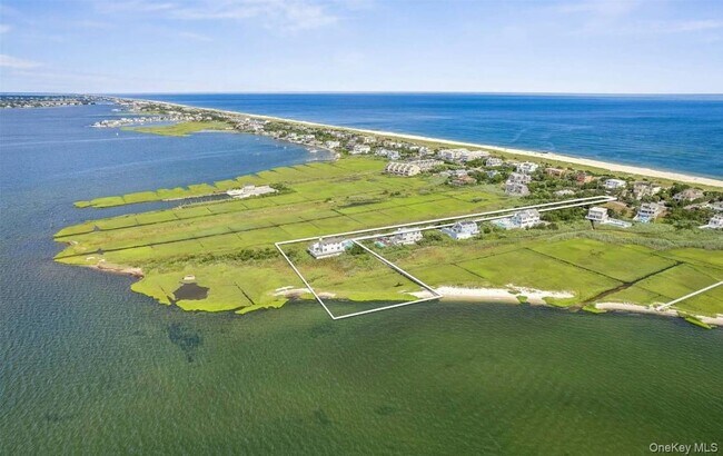 Building Photo - 552 Dune Rd