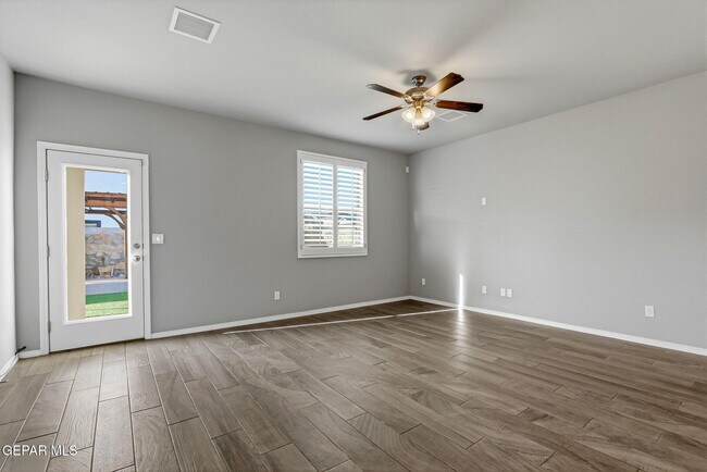 Building Photo - 12365 Desert Vista Ave