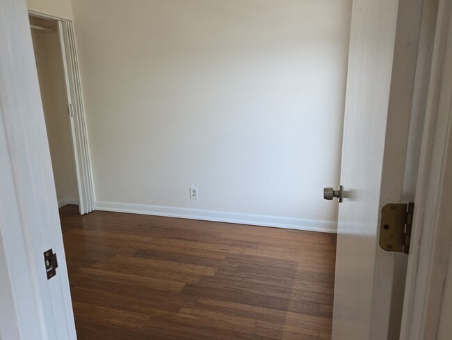 Building Photo - 2427 W Arthington St