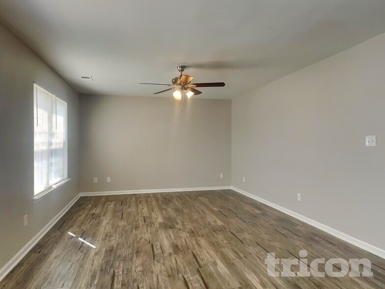 Building Photo - 2120 Ballingarry Dr
