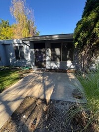 Building Photo - Cute Condo in Burning Tree Village