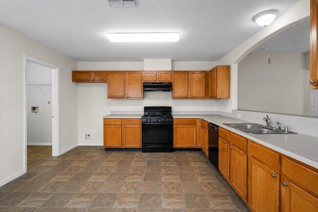 Building Photo - 6631 Portlick Dr