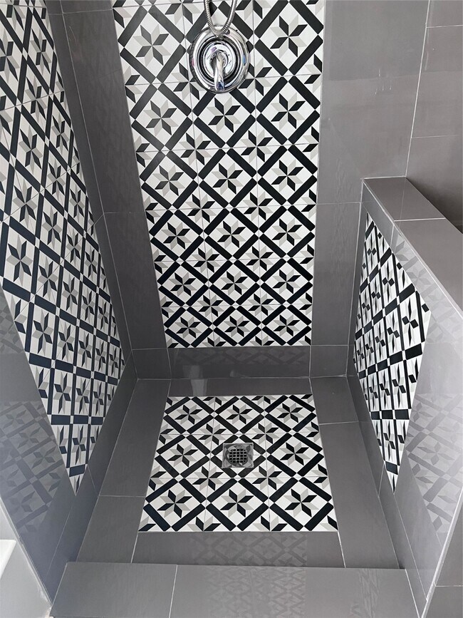 Building Photo - 19818 Lindenwick Ct