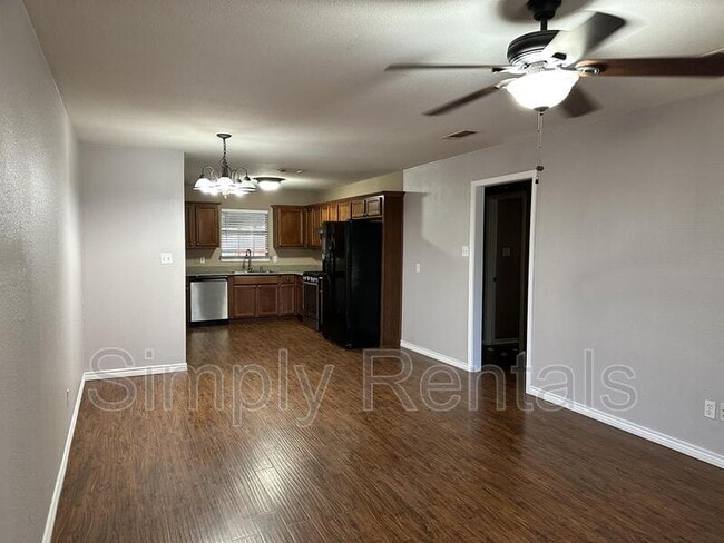 Building Photo - Stanford St 3102 - A