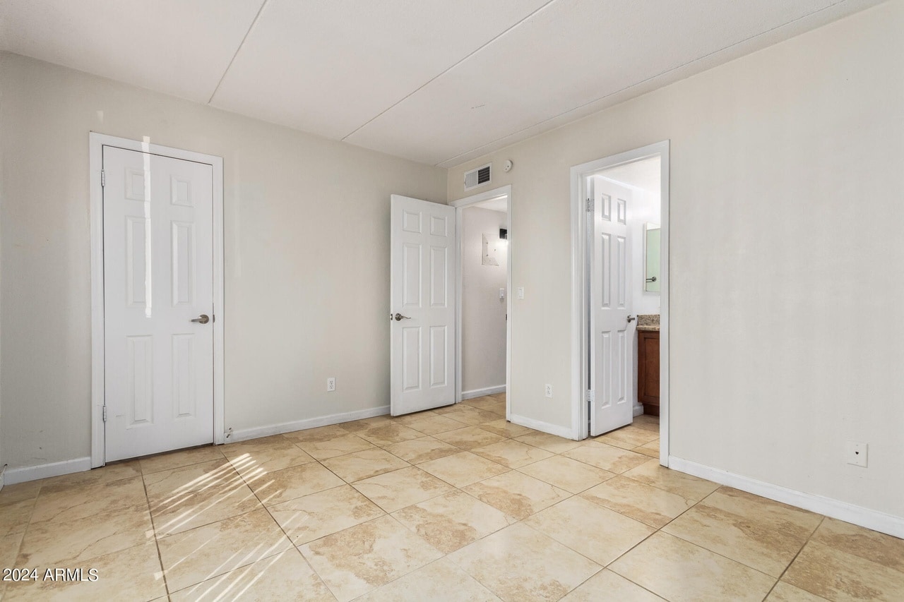 Building Photo - 7110 E Continental Dr
