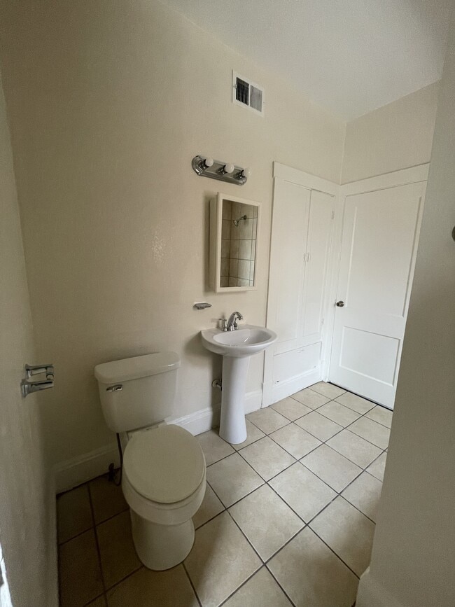 Building Photo - 3720 Chester Ave