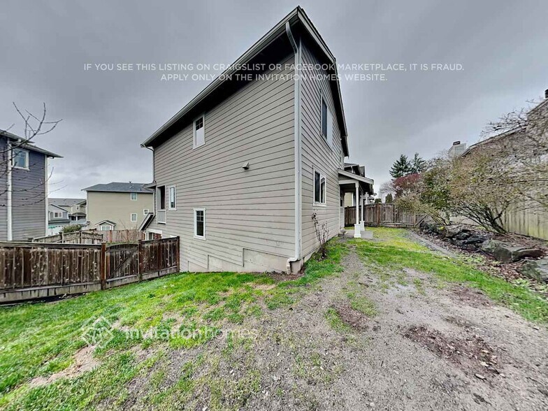 Building Photo - 13033 12th Pl W