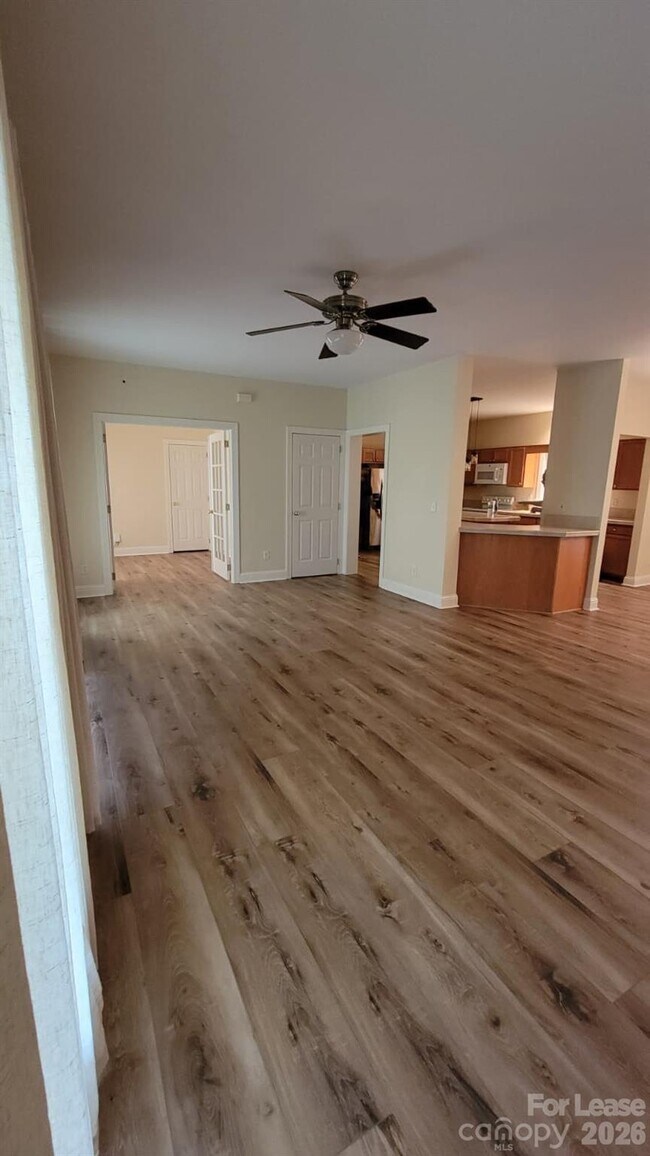 Building Photo - 137 Fern Haven Ln