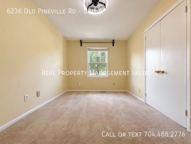 Building Photo - 6236 Old Pineville Rd