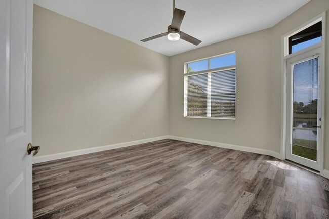 Building Photo - 16658 La Mesa Dr