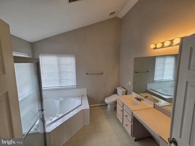 Building Photo - 20306 Baymeadow Ct