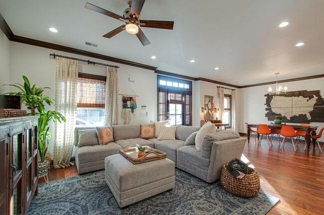 Building Photo - 2110 Acklen Ave