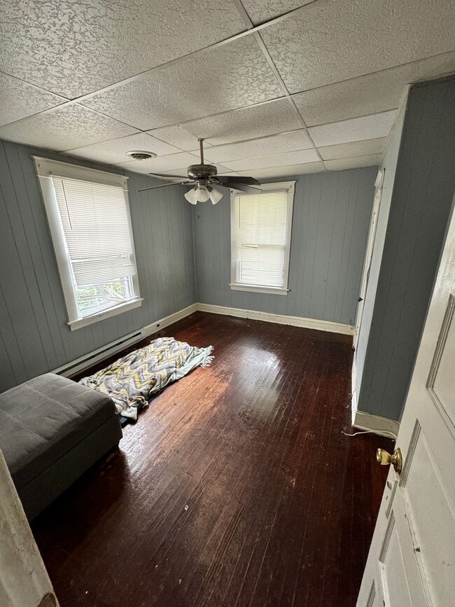 Building Photo - Beautiful 2 bed 1 bath house in Churchill