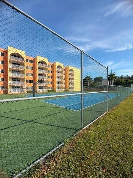 Building Photo - 6930 Miami Gardens Dr
