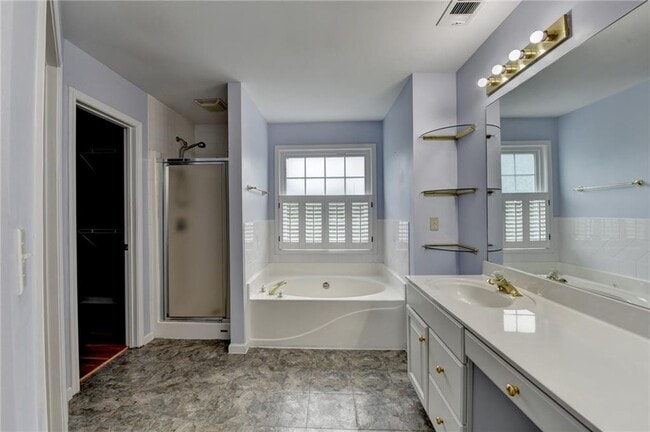 Building Photo - 2455 Kirkstone Dr