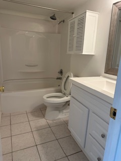 First floor bathroom - 7105 A1A S