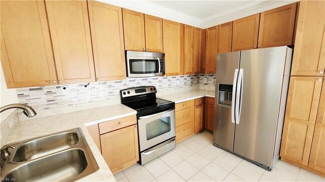 Building Photo - 805 Gem Ct