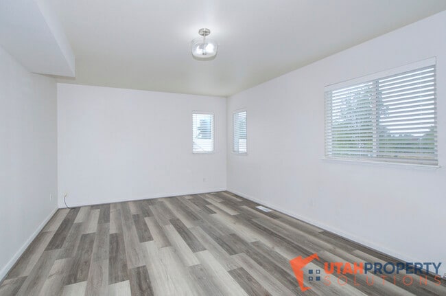 Building Photo - 84 N 240 W