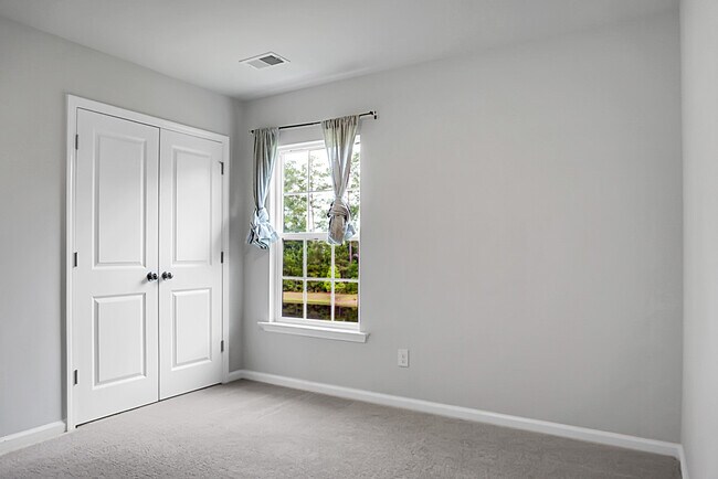Building Photo - 210 Daniels Creek Cir