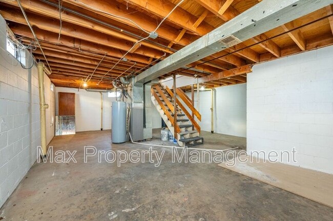 Building Photo - 3917 SW 3rd St