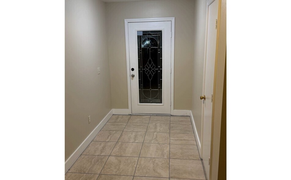 Building Photo - 11814 Pleasant Creek Dr