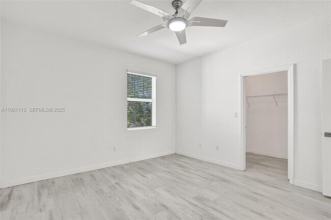 Building Photo - 4029 NW 11 Dr