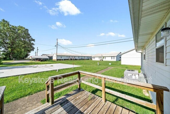 Building Photo - 0 306 Thompsonville Ln