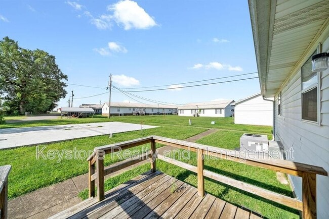 Building Photo - 306-901 Thompsonville Lane