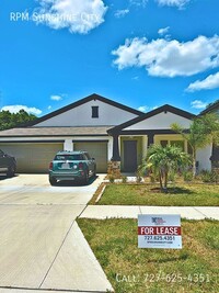 Building Photo - Extra Large Bungalow, with pool, basketbal...