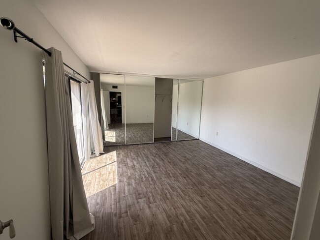 Building Photo - 3221 Meridian Way S
