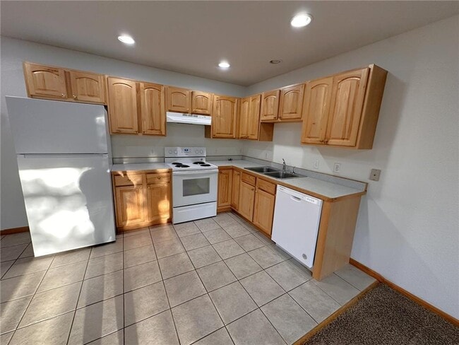 Building Photo - 1279 Pinewood Trail