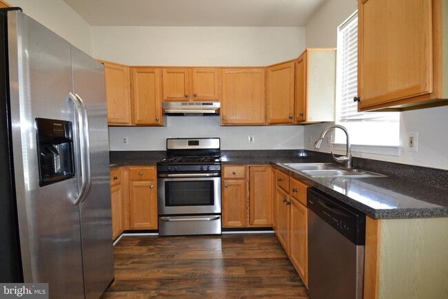 Building Photo - 6340 Demme Pl