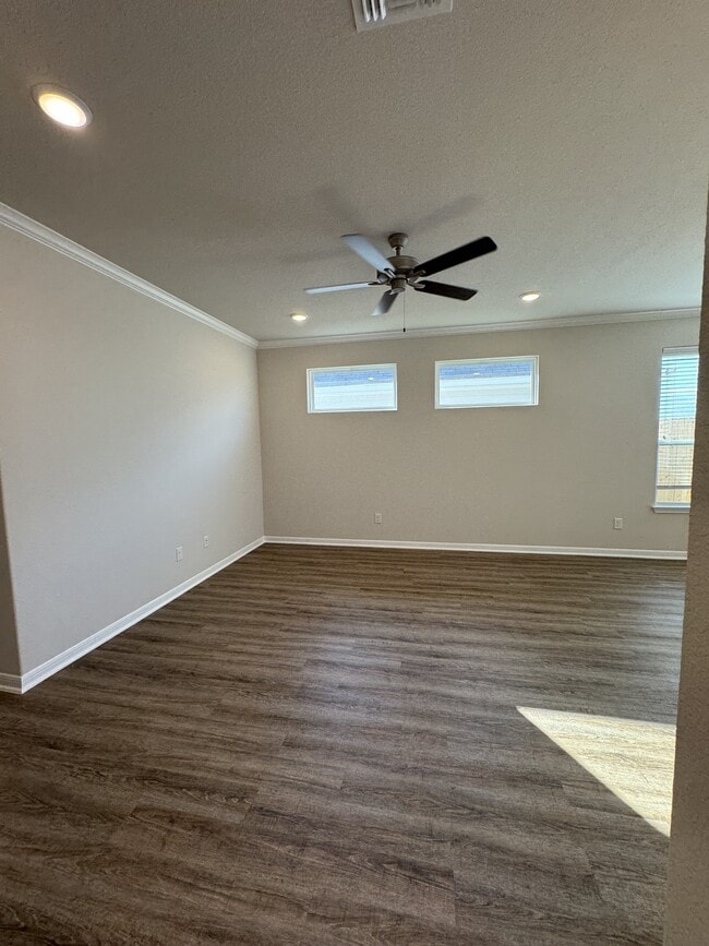 Building Photo - 8718 Happy Vly Dr