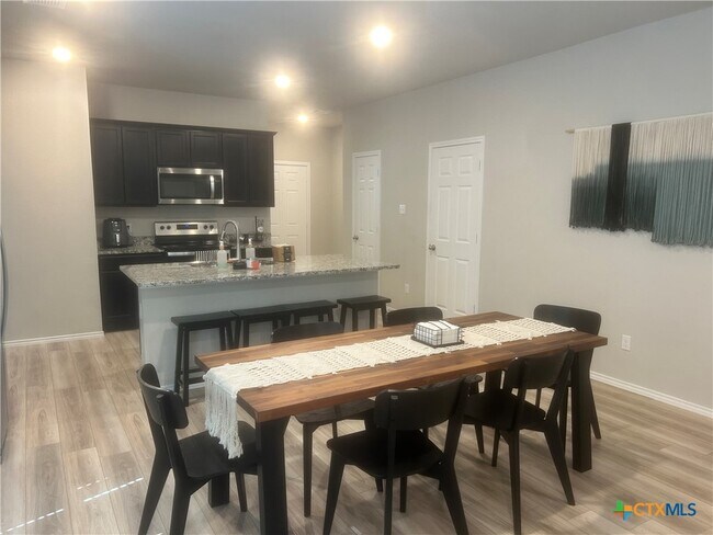 Building Photo - 8704 Cantera Rdg Rd